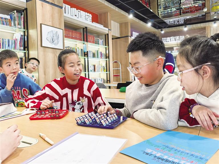 “托管”快樂(lè)與教養(yǎng)